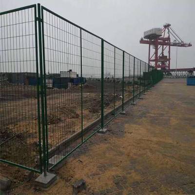 碩翔工地室外柵欄 菱形網(wǎng)護欄網(wǎng)工廠 鄭州新密公路框架護欄網(wǎng)價格