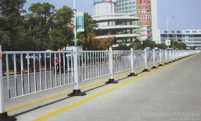 國標(biāo)認(rèn)證 優(yōu)質(zhì)產(chǎn)品熱銷品質(zhì)道路護欄專業(yè)廠家生產(chǎn)歡迎咨詢圖片_高清圖_細(xì)節(jié)圖-臨朐縣豐瑞德飼料銷售部 -