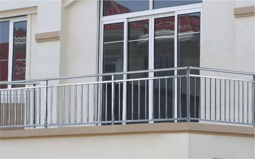 陽臺護欄裝的好,顏值高生活美 護欄材質那么多如何選