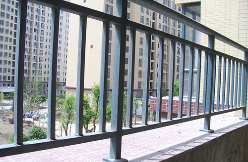 武漢鋅鋼護欄廠教您了解鋅鋼護欄規(guī)格樣式