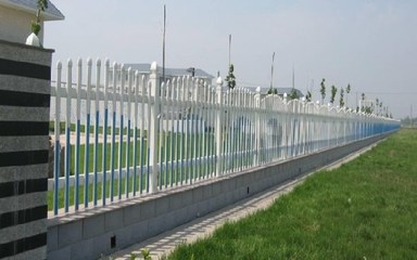 圍墻塑鋼護(hù)欄網(wǎng)生產(chǎn)廠家/廣西塑鋼護(hù)欄網(wǎng)價格