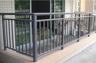 鋅鋼陽臺護(hù)欄比普通欄桿貴多少錢